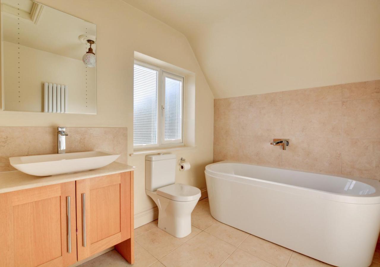 Woodview Villa Holt  Bagian luar foto