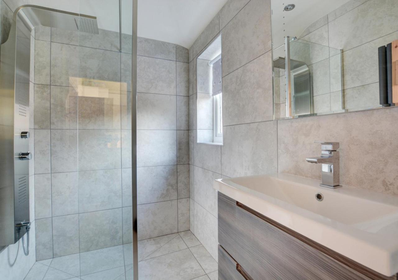 Woodview Villa Holt  Bagian luar foto